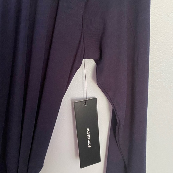 Lulu wrap dress. Stretchy and comfortable. Never worn - Picture 4 of 5